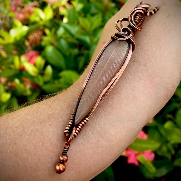 Moonstone copper wire wrapped pendant necklace - Picture 4 of 10